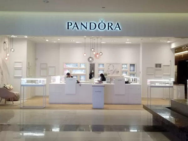  Luxury Avenue Los Cabos Tiendas