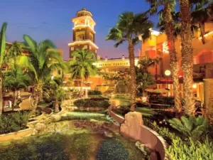 Puerto Paraiso Mall en Cabo San Lucas Baja California Sur Mexico