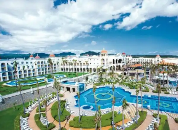 Hoteles con playa para nadar en Los Cabos