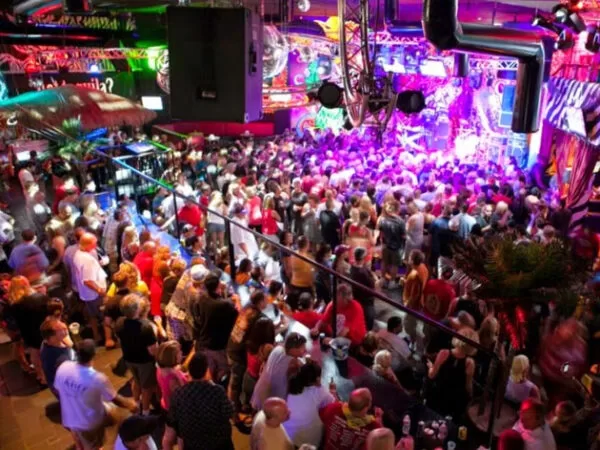 Nightlife in Los Cabos at Hotels with Nightclubs in Cabo San Lucas