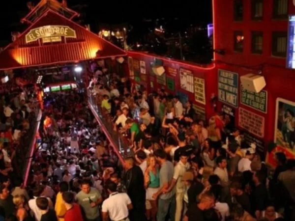 Best Bars and Nightclubs in Los Cabos